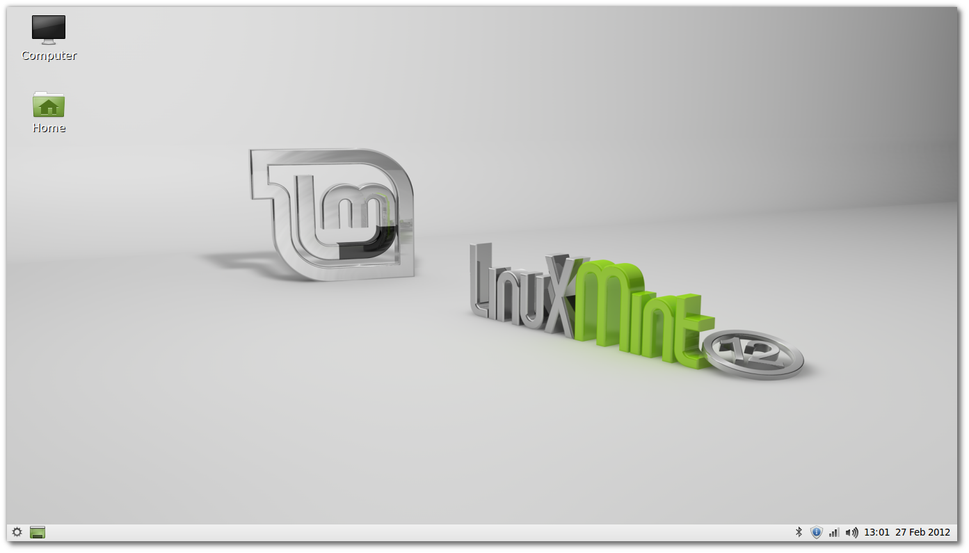Screenshot of Linux Mint 12 LXDE